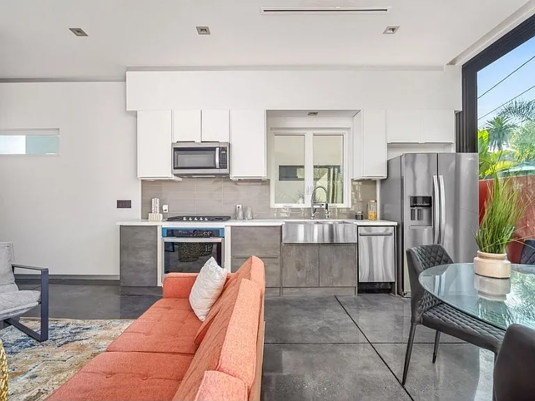 2334 Louella Ave — Photo 7