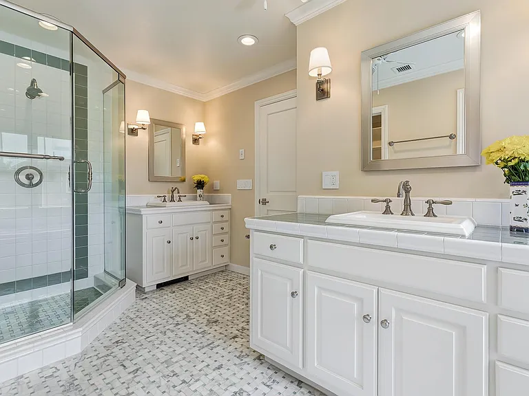 4211 Toluca Lake Ave — Photo 25