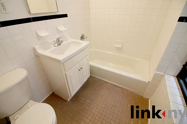 Rented by Link NY Realty | media 7