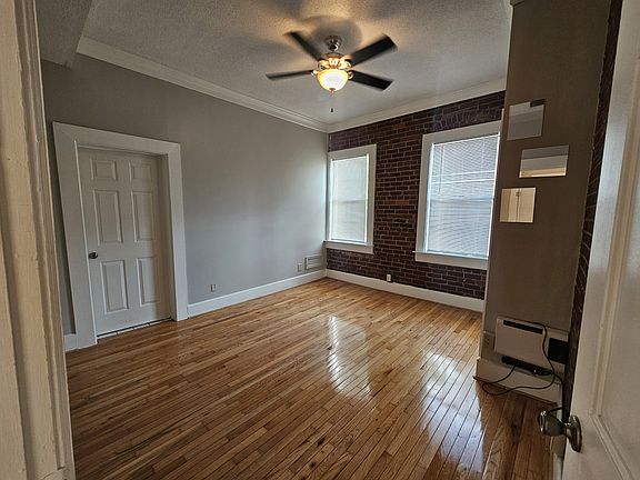 5th image of 607 Lindsay St APT 4
