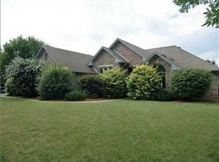 380 Innisbrooke Ave, Greenwood, IN 46142
