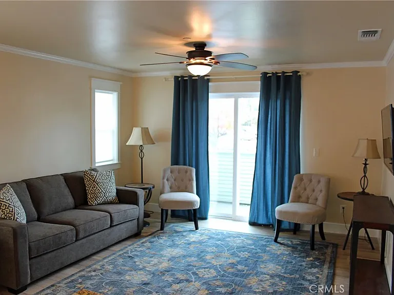 1413 Pine St #201 — Photo 4