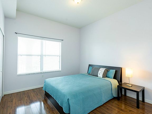 5th image of 636 Wells Ct Unit 501