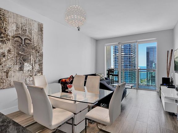 2nd image of 950 Brickell Bay Dr APT 4203