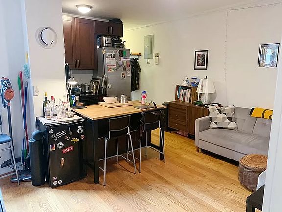 3rd image of 250 Pacific St APT 11