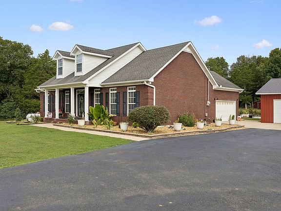 3rd image of 1420 S Berlin Rd