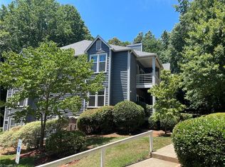 320 Meadows Cir, Winston Salem, NC 27104
