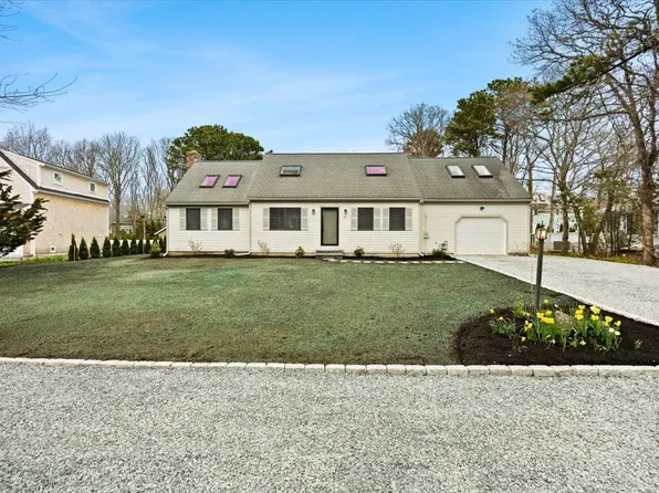 67 Whippoorwill Cir, Mashpee, MA 02649