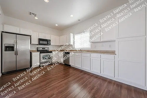 4714 E Laurel Ave Photo 1