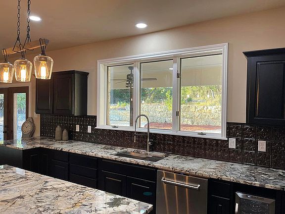 4th image of 182 Paloma Dr