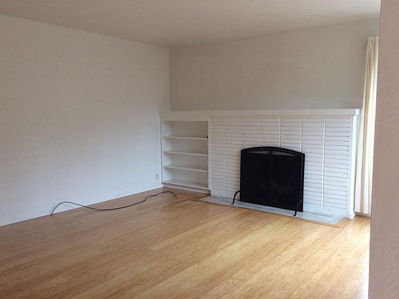 5th image of 527 Townsend Dr