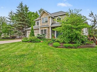 1452 Golf View Dr, River Falls, WI 54022