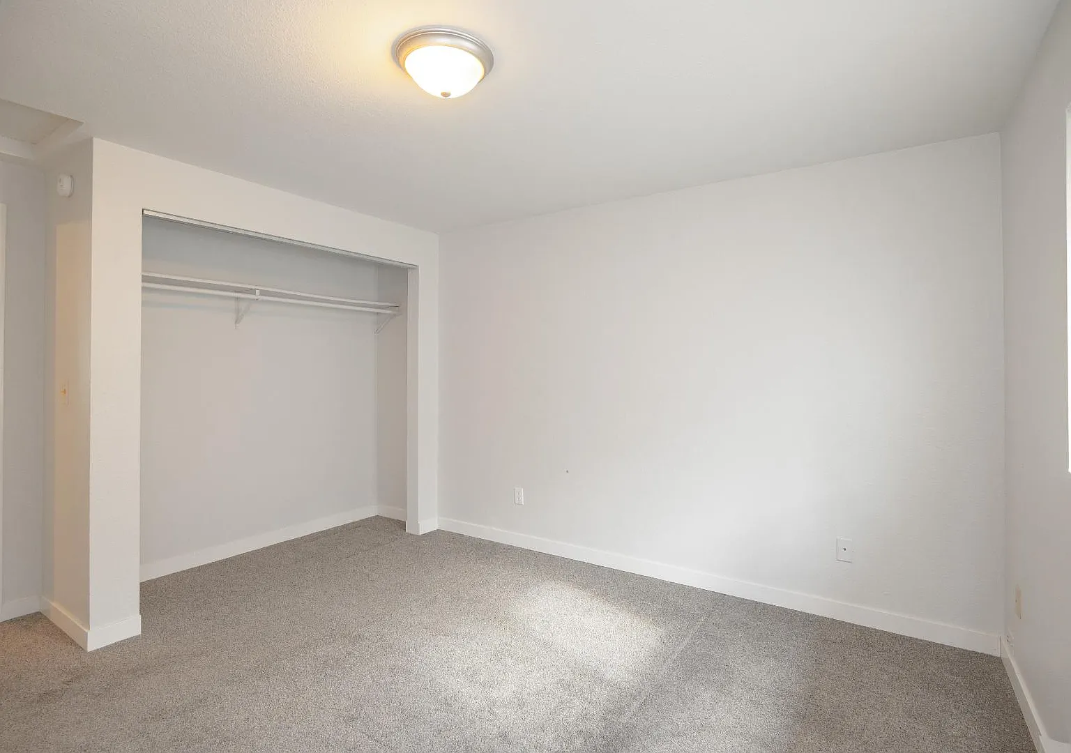 602 N 3rd St - 10 — Photo 2