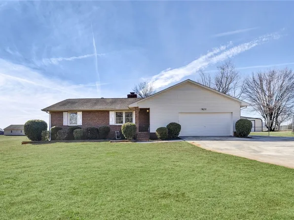 2159 Scarborough Rd, Anderson, SC 29626