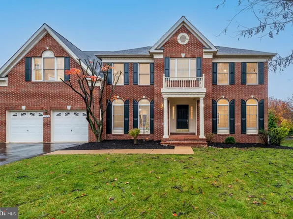 19925 Hazeltine Pl, Ashburn, VA 20147