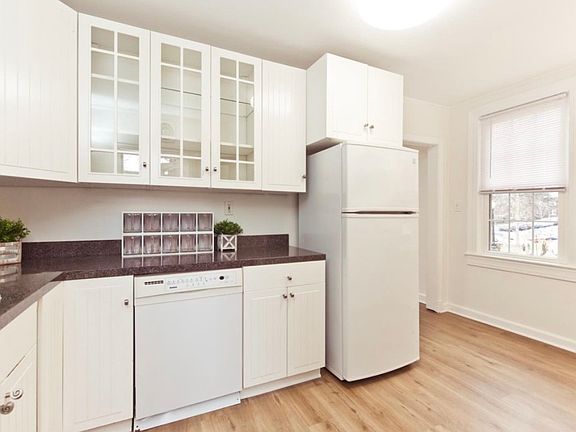 5th image of 1030 S Barton St Unit 277