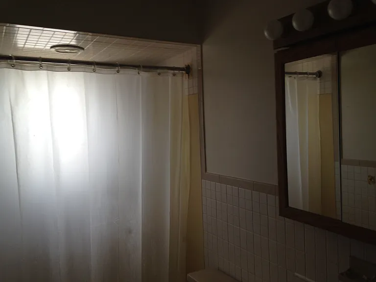 323-349 E Walnut St — Photo 26
