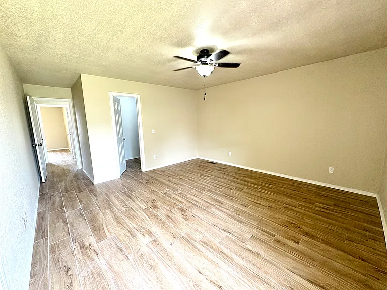 224 Oak Tree Ln — Photo 7