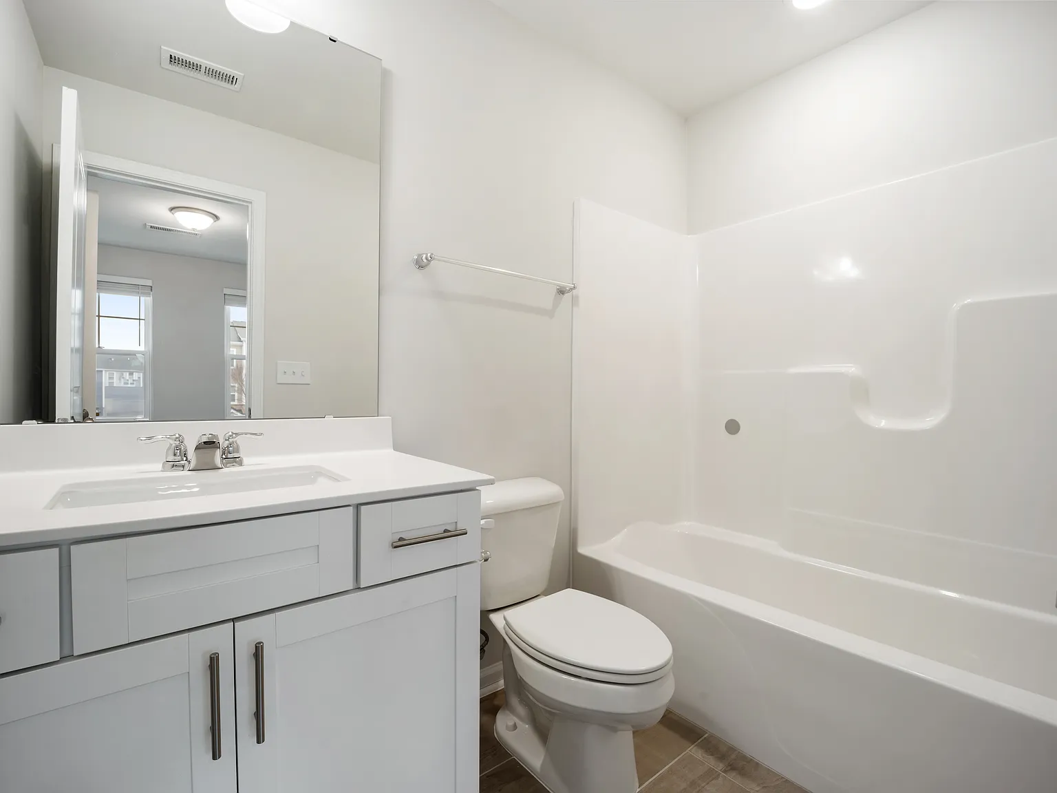 3 bed, 1684 sqft, $1,900 — Photo 3