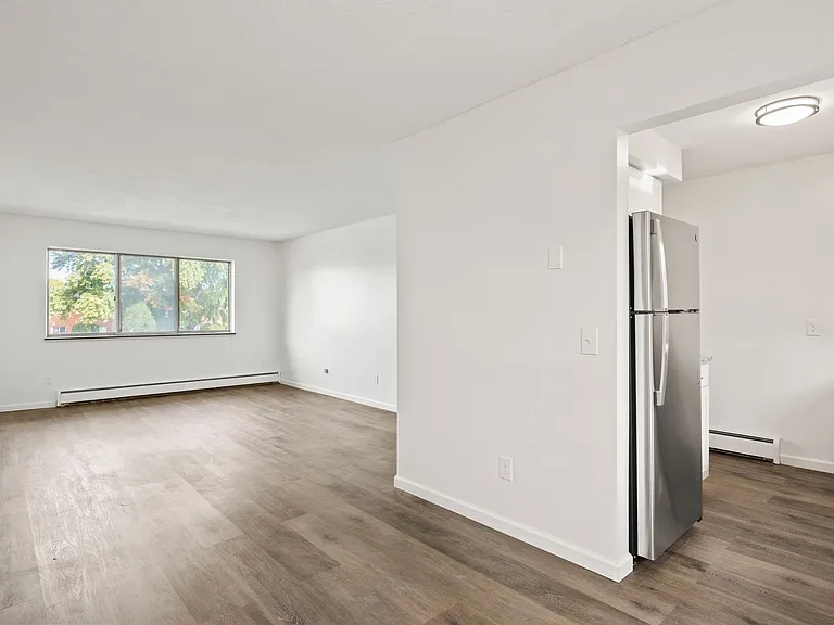 Barbara Manor — Photo 14