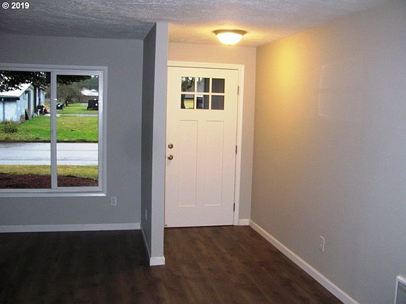 4th image of 1003 NE 163rd Ave
