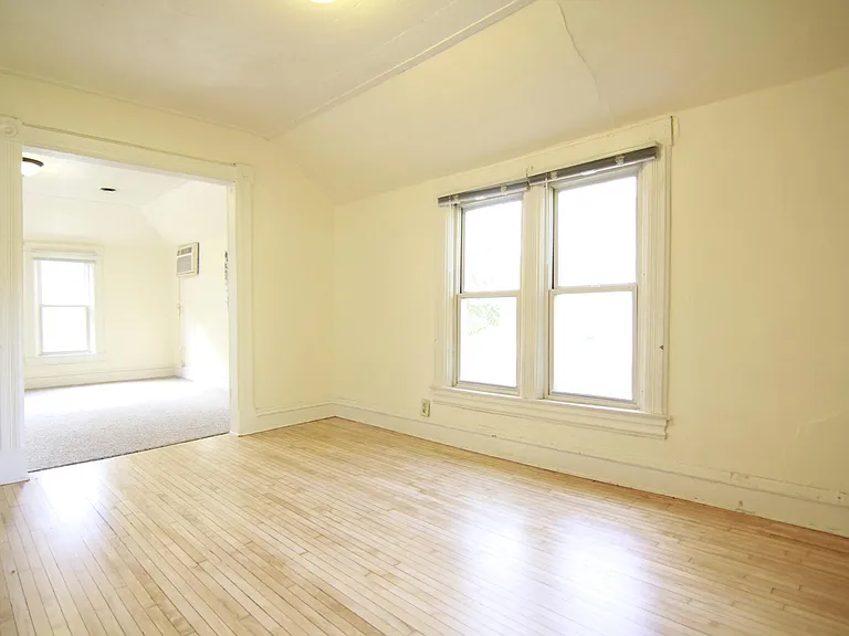 895 Jenks Ave #2 — Photo 4