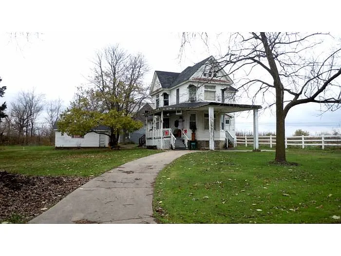 27402 S Maple St photo 1