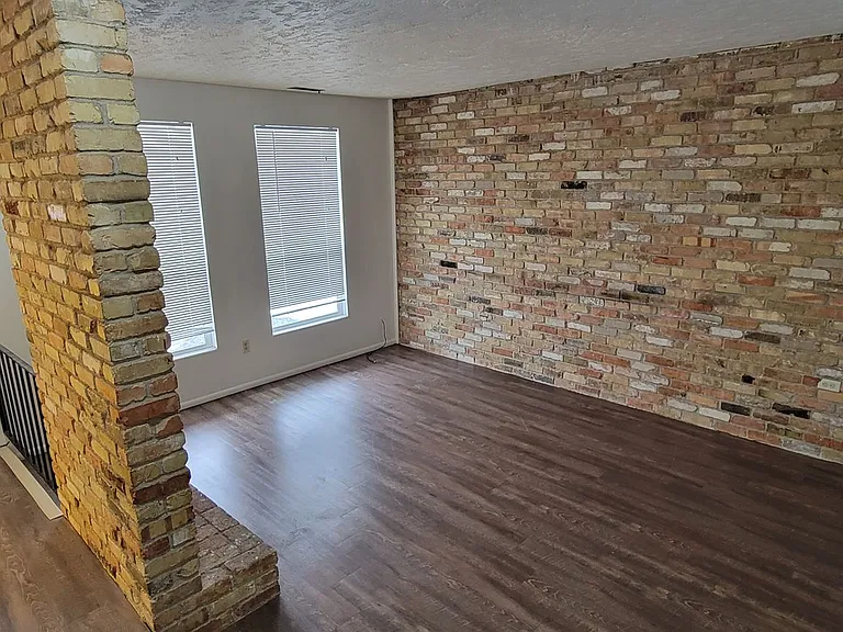 1165 Edgewood Dr — Photo 41