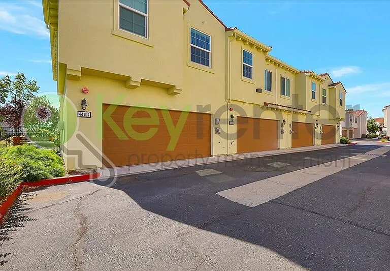 5301 E Commerce Way #44104 — Photo 37