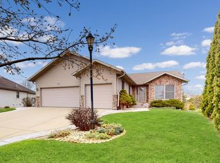 7844 Lakeview Rd, Waterford, WI 53185