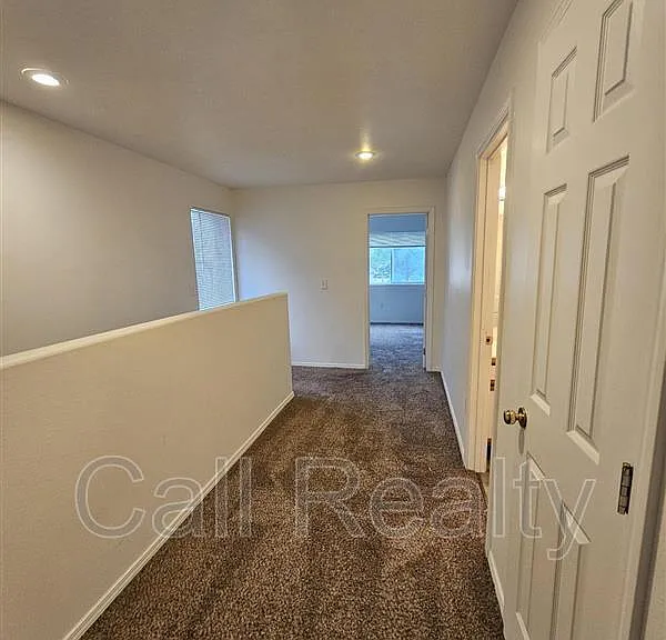 2523 E Desmet Ave — Photo 11