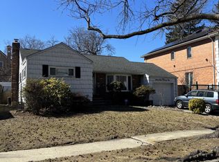 6464 214th St, Oakland Gardens, NY 11364