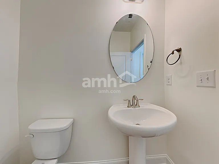 144 Twin River Dr — Photo 12