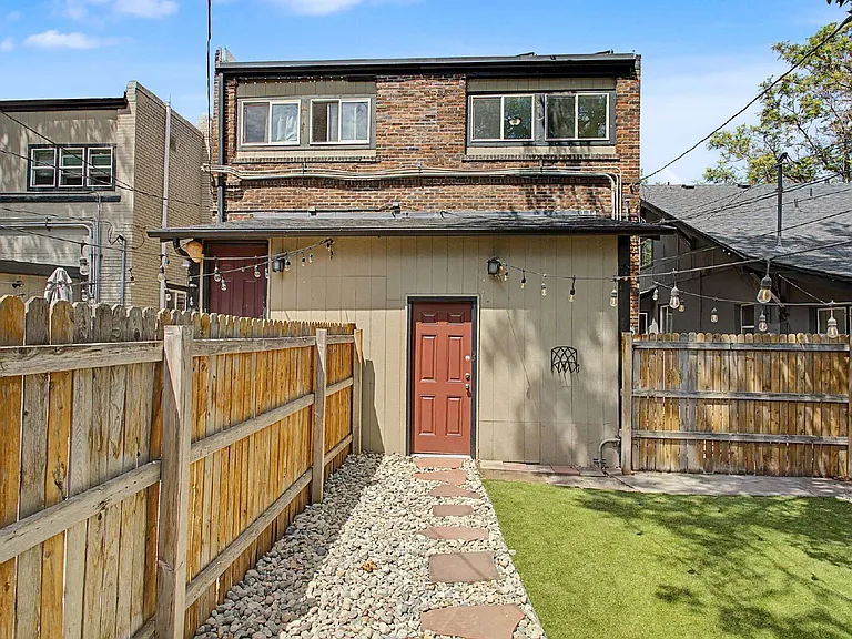 1230 N Logan St — Photo 44