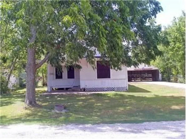 309 Humphrey Ave, Palacios, TX 77465