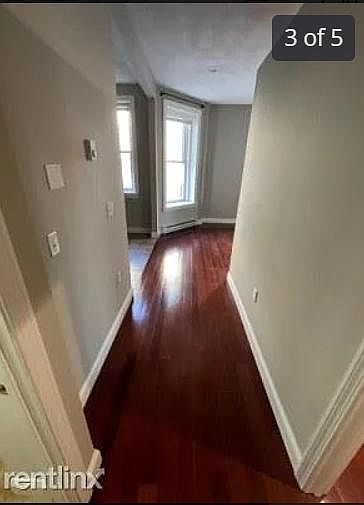 2nd image of 248 Newbury St #2R