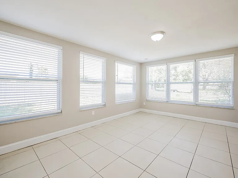 11 Kentucky Rd — Photo 9