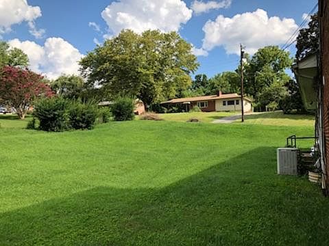 2nd image of 832 Mohawk Dr