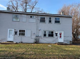 2340 Deerfield Ct, Westland, MI 48186