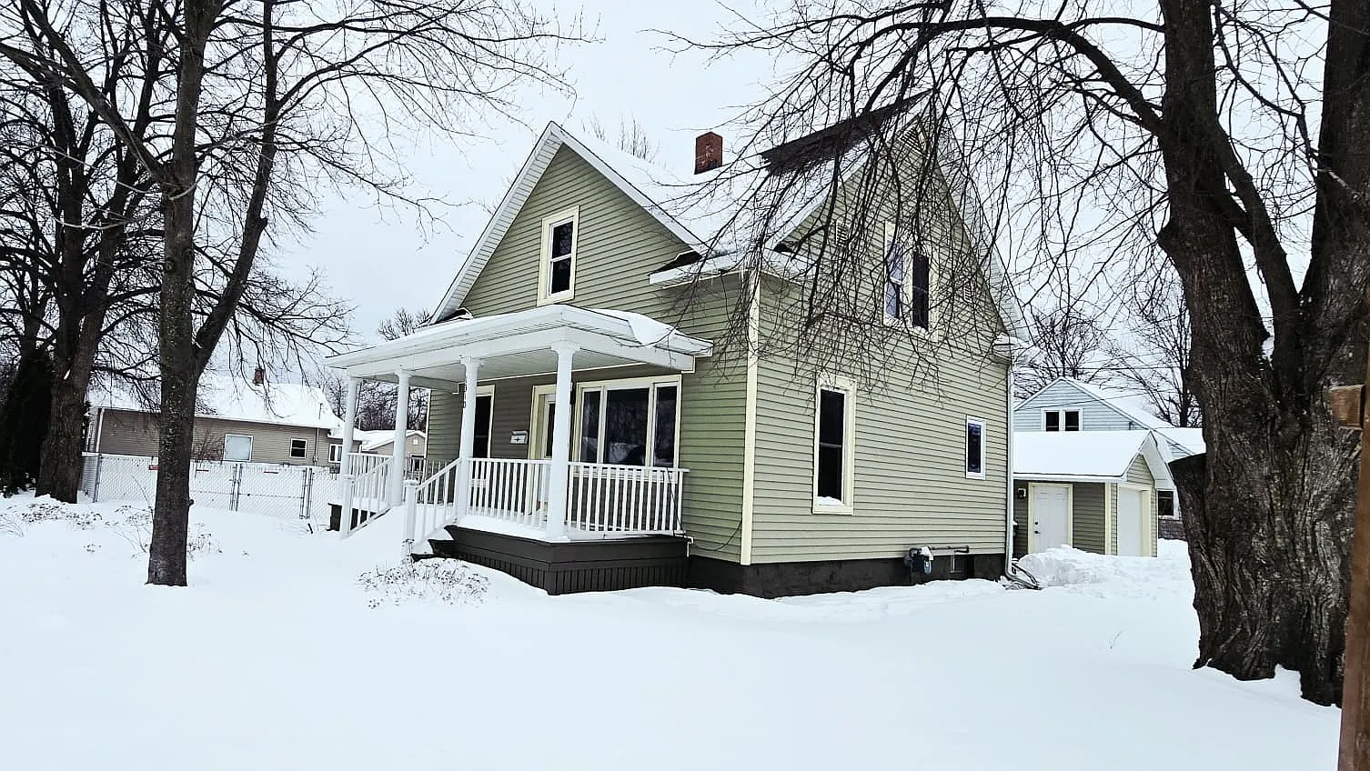 1310 Baker Street — Photo 1