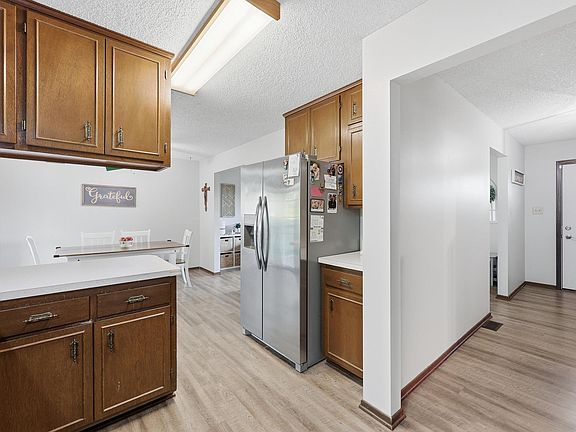 4th image of 3718 SE Long St