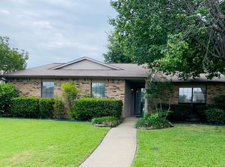 3212 Rose Hill Rd, Carrollton, TX 75007