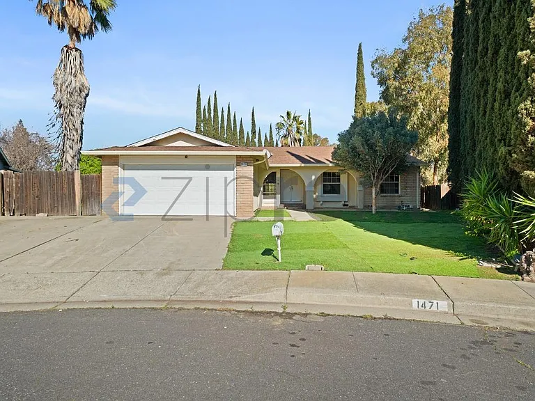 1471 Valenzuela Ct — Photo 1