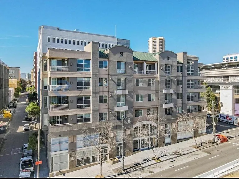 851 Van Ness Ave #306 — Photo 19