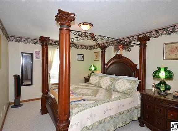 4th image of 217 Bishop Dr