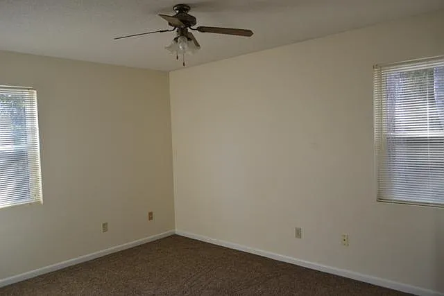1010 Pineland Ave — Photo 8