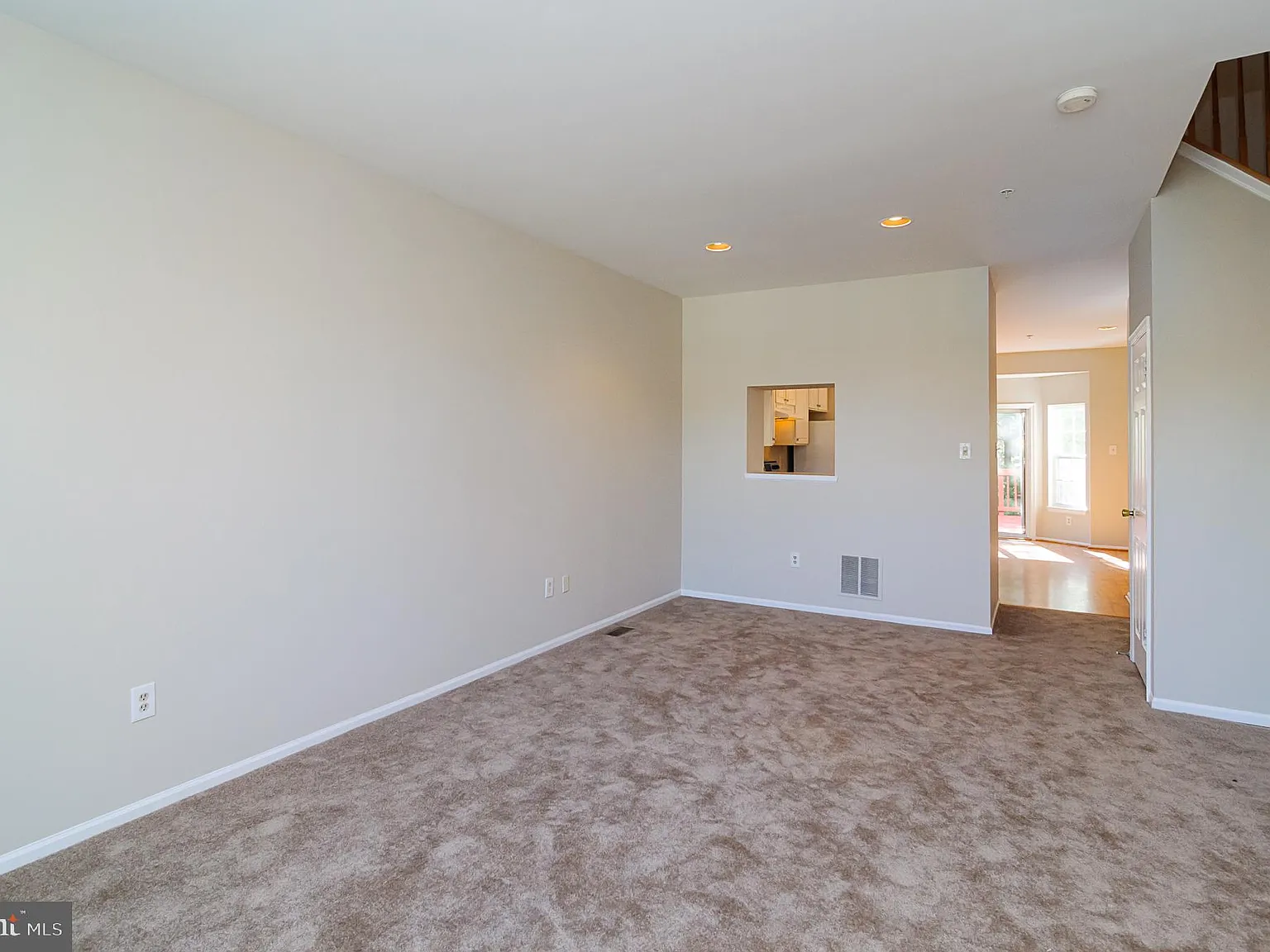 2 bed, 3.5 bath, 2120 sqft, $2,750 — Photo 3