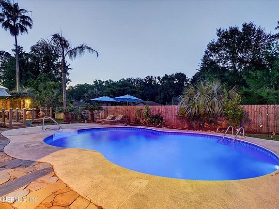 5th image of 2556 BOTTOMRIDGE Drive