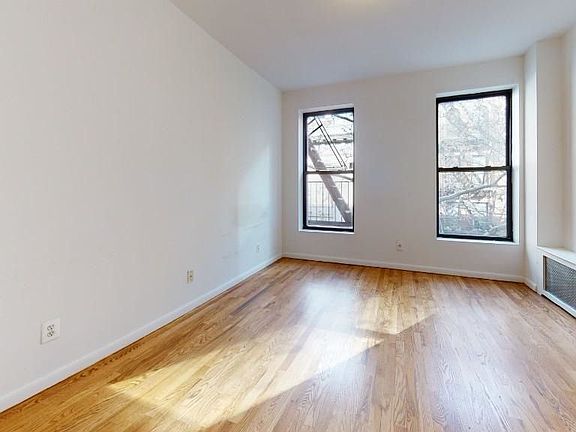 2nd image of 216 E 85th St #3B1