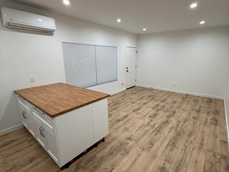 1509 N Hollywood Way #C — Photo 23